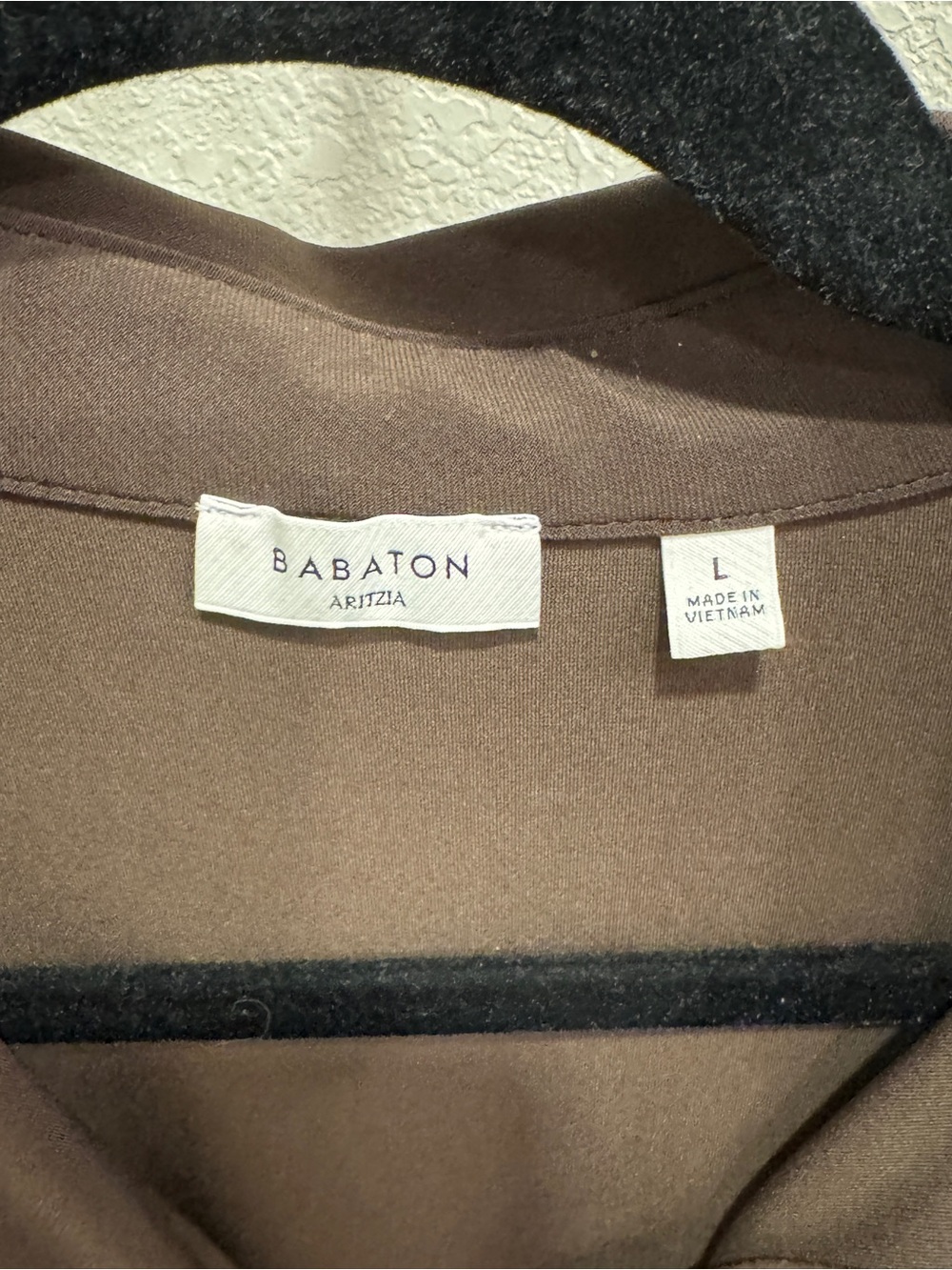 Babaton Brown Short-Sleeve Button Front Top ARITZIA, size Lg - Picture 7 of 7